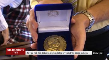 Za více než 250 dobrovolných odběrů obdržel dárce plaketu