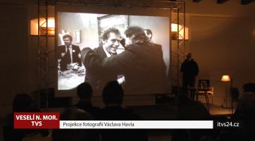 Ve Veselí proběhla projekce fotografií Václava Havla