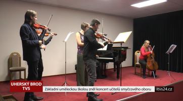 Základní uměleckou školou zněl koncert učitelů smyčcového oboru