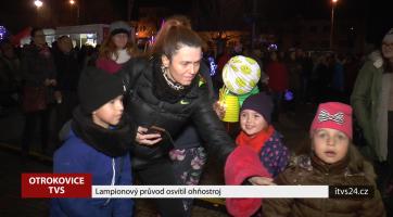 Lampionový průvod osvítil ohňostroj