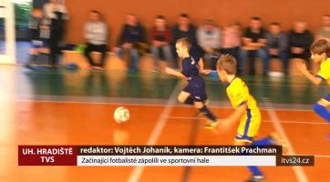 Začínající fotbalisté zápolili ve sportovní hale