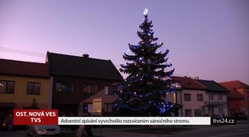 Adventní zpívání vyvrcholilo rozsvícením vánočního stromu