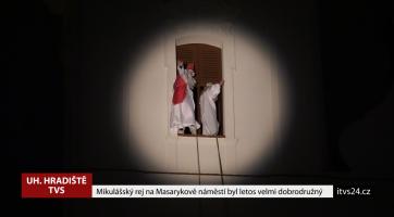 Mikulášský rej na Masarykově náměstí byl letos velmi dobrodružný