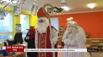 Děti v mateřské škole navštívil Mikuláš se svou družinou
