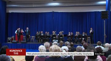 Třetí předvánoční koncert se nesl v duchu dechové hudby Straňanka