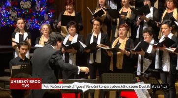 Petr Kučera prvně dirigoval Vánoční koncert pěveckého sboru Dvořák