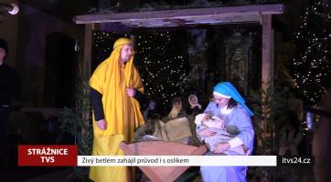 Živý betlém zahájil průvod i s oslíkem