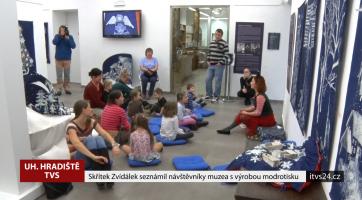 Skřítek Zvídálek opět provedl mladé návštěvníky Slováckým muzeem