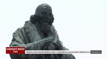 Stejné sochy Komenského stojí i v Naardenu a americkém Betlehemu
