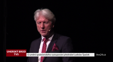 O umění společenského vystupování přednášel Ladislav Špaček