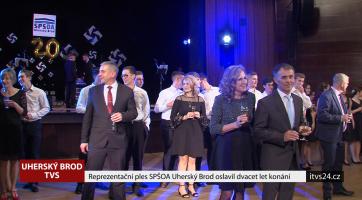 Reprezentační ples SPŠOA oslavil dvacet let konání