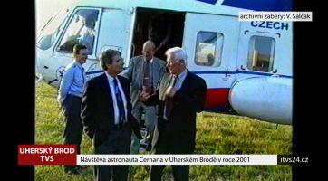 Návštěva astronauta Cernana v Uherském Brodě v roce 2001 