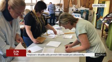 Krejčové v divadle ušily prvních 500 roušek pro zdravotníky