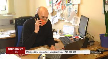 Město zřídilo pro občany speciální linku na čísle 725 997 391