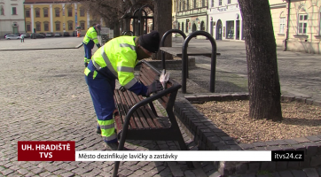 Město dezinfikuje lavičky a zastávky