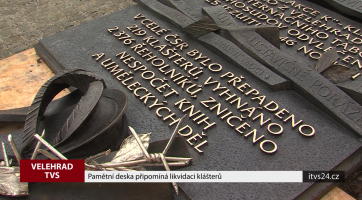 Pamětní deska připomíná likvidaci klášterů