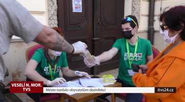 Město rozdalo obyvatelům dezinfekci