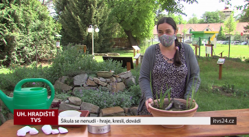 Šikula se nenudí - hraje, kreslí, dovádí