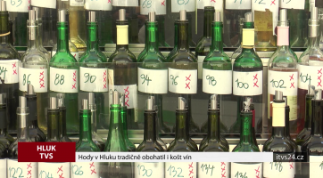 Hody v Hluku tradičně obohatil i košt vín