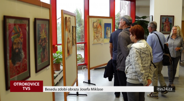 Besedu zdobí obrazy Josefa Miklase