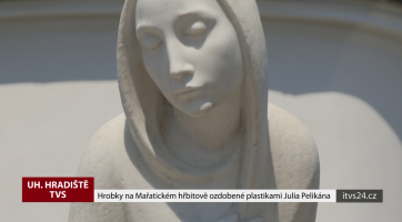 Hrobky na Mařatickém hřbitově ozdobené plastikami Julia Pelikána