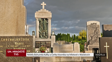Reliéfy Bohumila Kafky a Čeňka Vosmíka na hřbitově v Mařaticích