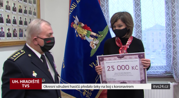 Okresní sdružení hasičů předalo šeky na boj s koronavirem