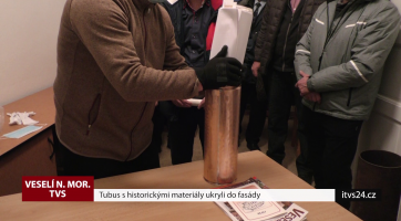 Tubus s historickými materiály ukryli do fasády