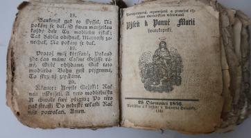 Etnografickou sbírku muzea obohatila perlička z 19. století