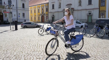 V Uherském Hradišti začalo půjčování sdílených kol