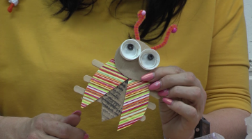 Zrecyklujte zbytkové materiály k výrobě jarní dekorace 