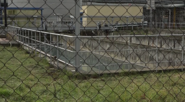 Vyšetřování viníka zodpovědného za znečištění řeky Bečvy