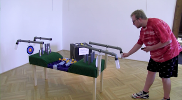 Děti čeká na zámku v Ostrohu výstava netradičních hraček