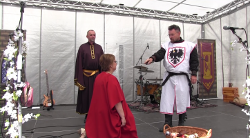 Ostrožský zámek znovuotevřen za zvuku středověkého rocku