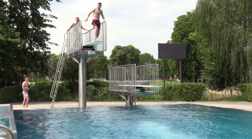 Tropické počasí odstartovalo sezonu na koupališti