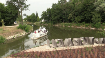 Zrekonstruovaný přístav ožil turisty