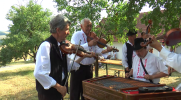 Ve Vlčnově proběhlo 15. hodové zpívání v búdách
