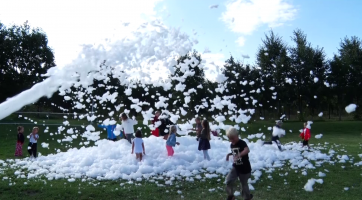 Dětem z obcí postižených tornádem splnili přání