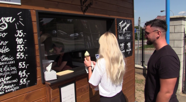 Stánky s občerstvením oživily Veselí