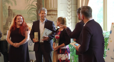 Obce a města a opět soutěžila O keramickou popelnici 