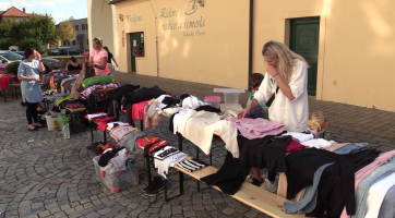 Maminky se sešly na bazárku