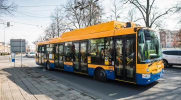 Okružní křižovatka U Majáku bude od pondělí průjezdná