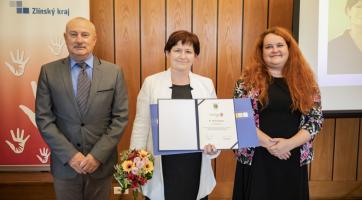 Na člověka závislého na alkoholu je třeba se dívat s pochopením a lidskostí, říká Hana Davidová