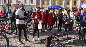 Uzavírání cyklostezek doprovodila hudba i tombola