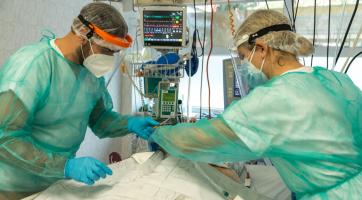 Se zvládnutím covidové situace pomáhají v nemocnicích vojáci