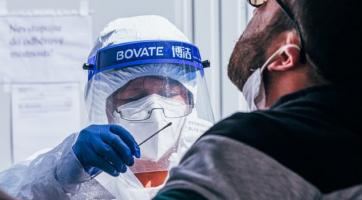 Hejtman vyzývá k omezení akcí nad 100 lidí