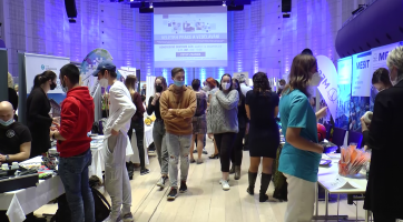 Veletrh práce a vzdělávání seznámil žáky s nabídkou škol i firem