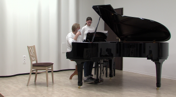 Základní uměleckou školu navštívil pianista Ivo Kahánek