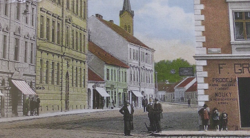 Kalendář obsahuje historické pohlednice