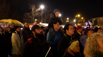 Lampionový průvod završil ohňostroj